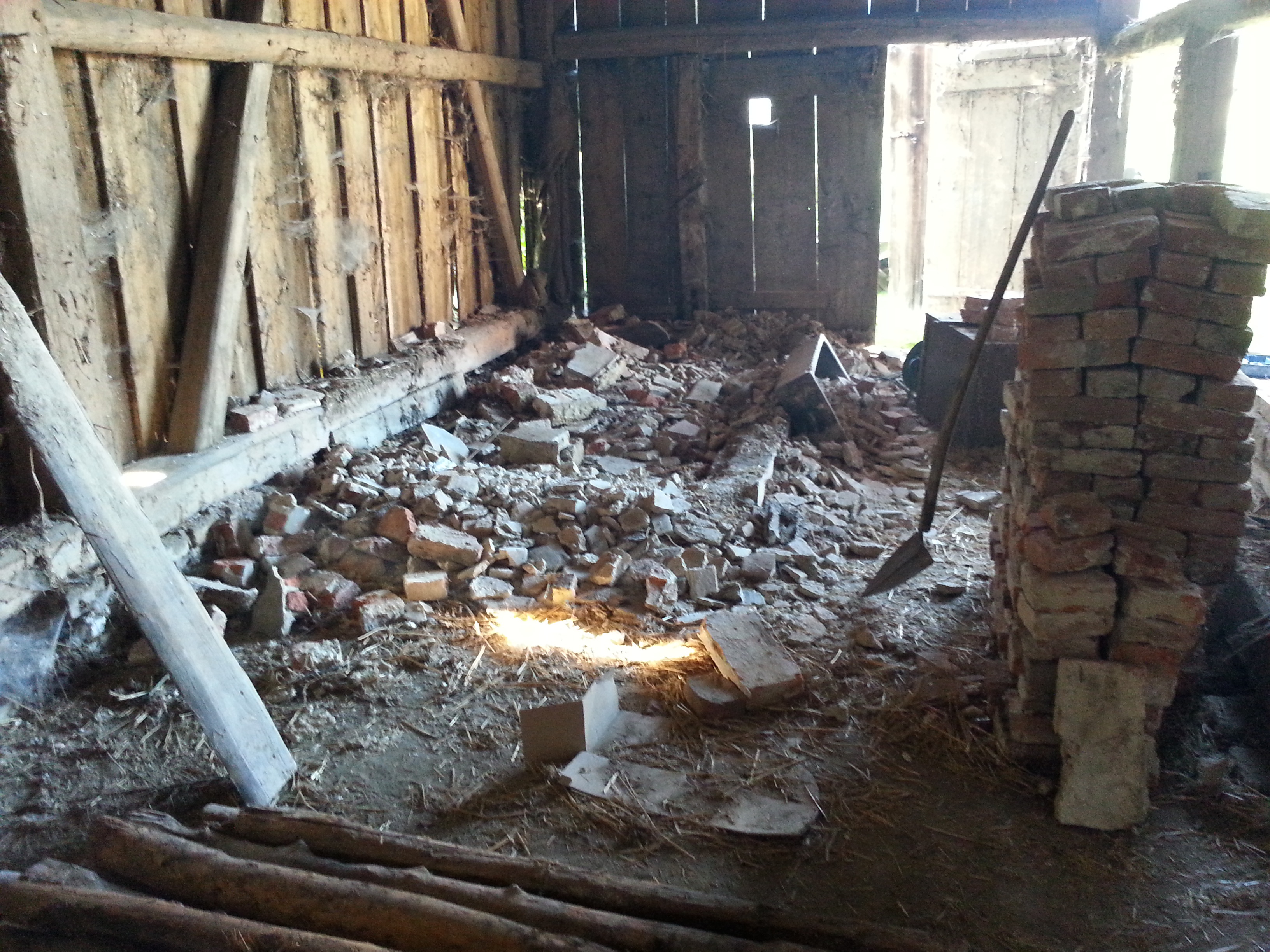 Schweinestall-Trümmer